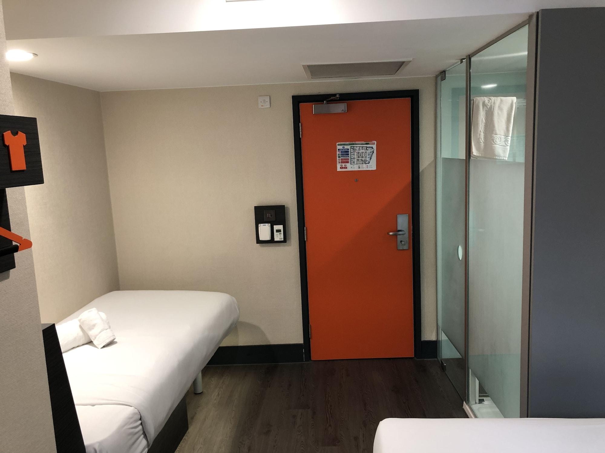 Easyhotel Birmingham Exterior photo