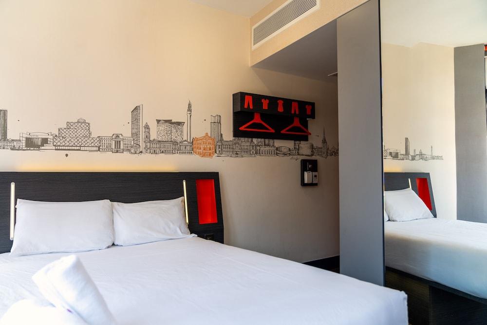 Easyhotel Birmingham Exterior photo
