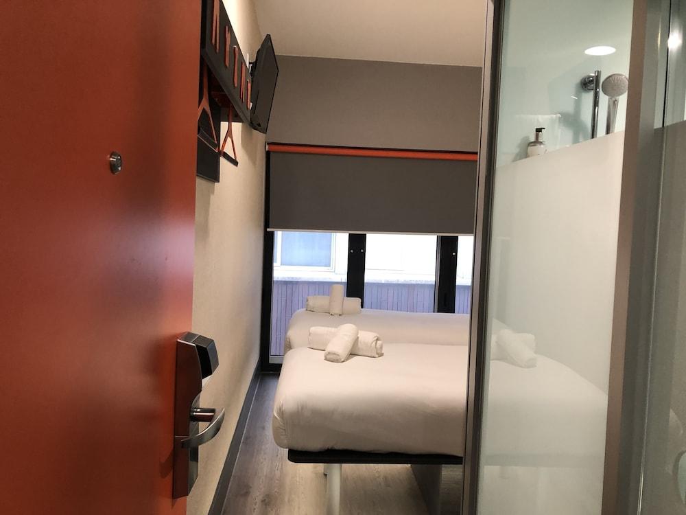 Easyhotel Birmingham Exterior photo