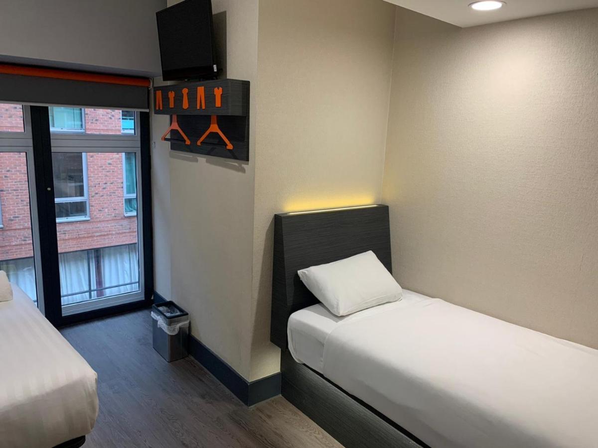 Easyhotel Birmingham Exterior photo